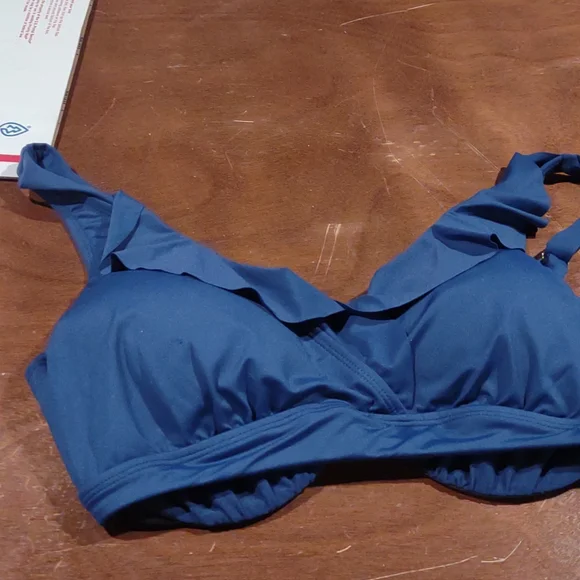 NWT Lauren Ralph Lauren Beach Club Solid Ruffle Underwire Bra Top. Size 16 - Picture 4 of 6